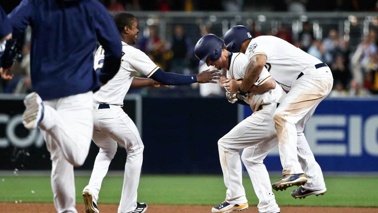 Padres rally behind Norris, Myers to beat Braves 4-3